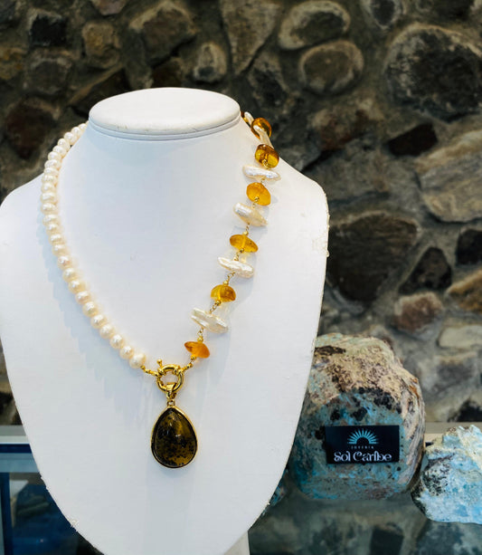COLLAR CON PERLA CULTIVADA Y AMBAR